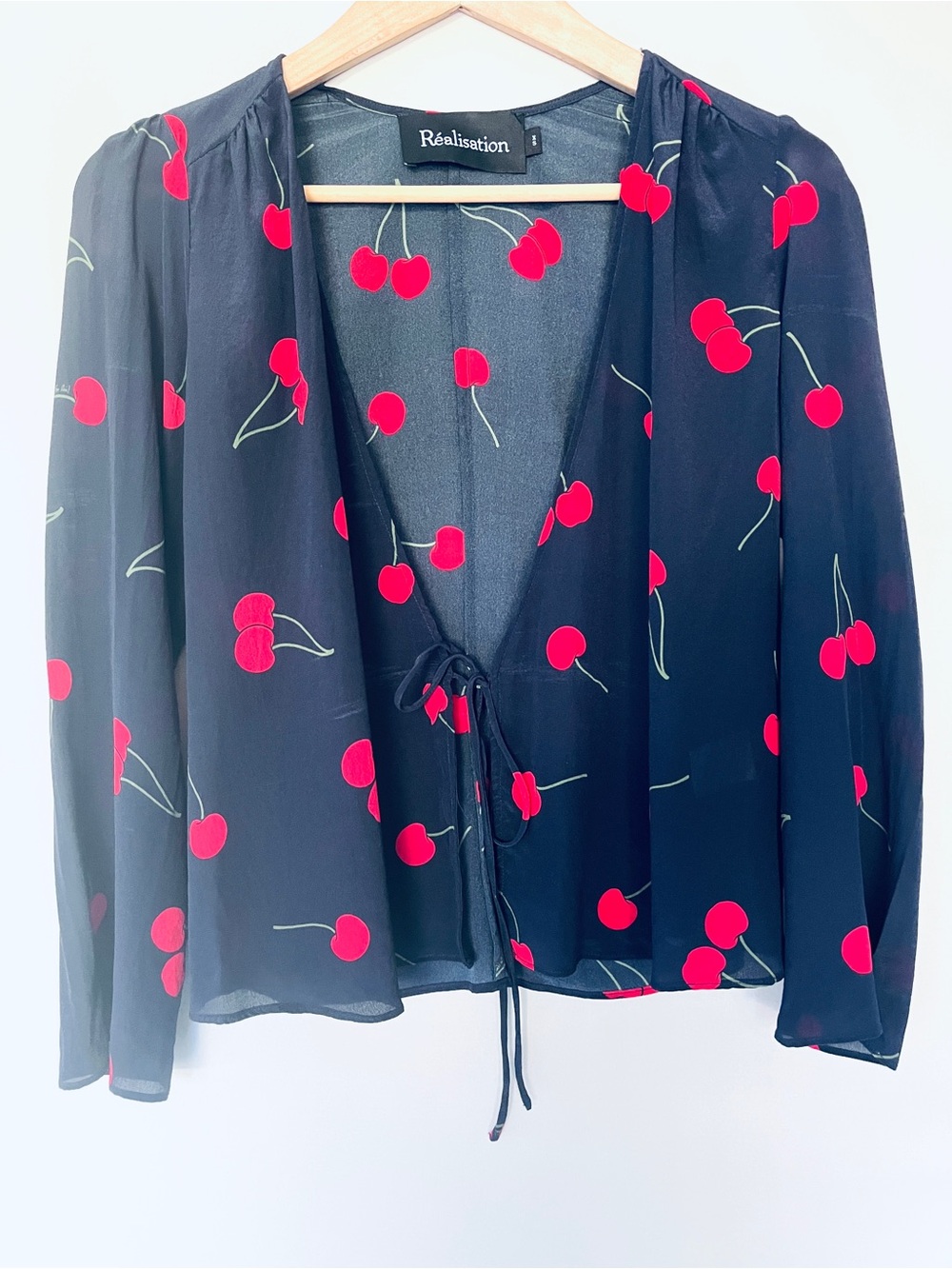 Réalisation Par Bianca Wild Cherry Silk Tie Front Blouse XS Navy Red